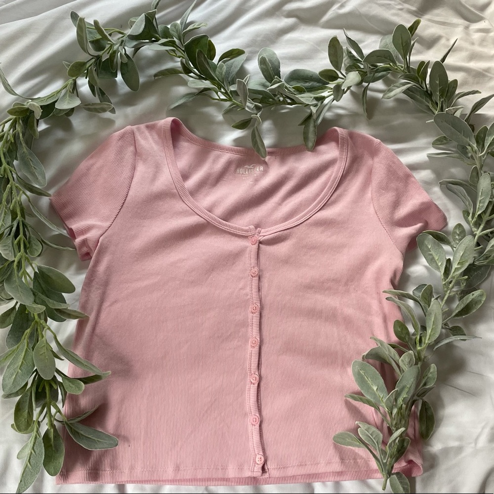 Hollister tee ✨ size L